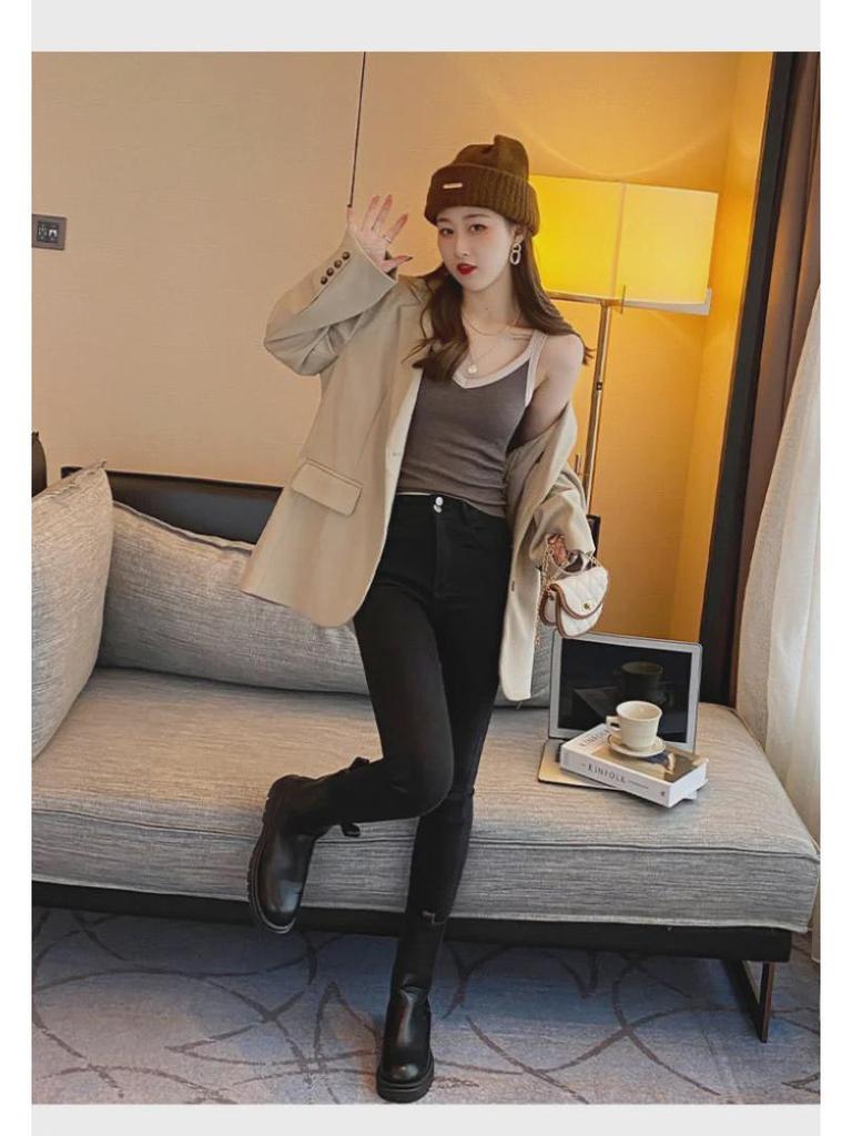 Women's Winter Plush Vest: Thick, Warm, Padded Chest, Sleeveless, One-Piece Bra Design, Contrasting Color