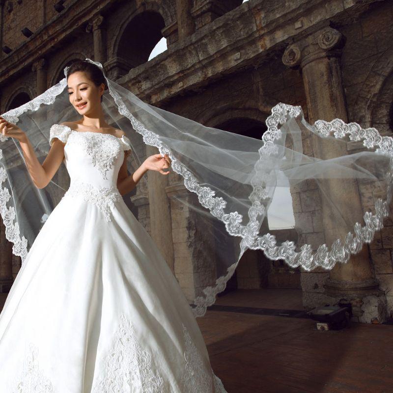 Womens Short Fingertip Length 1 Tier Lace Edge Wedding Bridal Veil Bride Tulle Hair Accessories Without Metal Comb