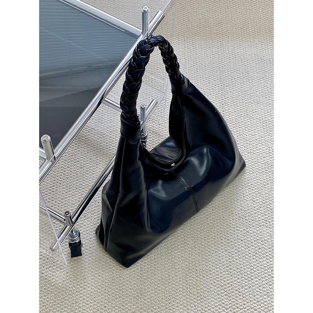 IELGY Retro Simple Commuter Tote Bag Portable One-Shoulder Underarm Female Bag