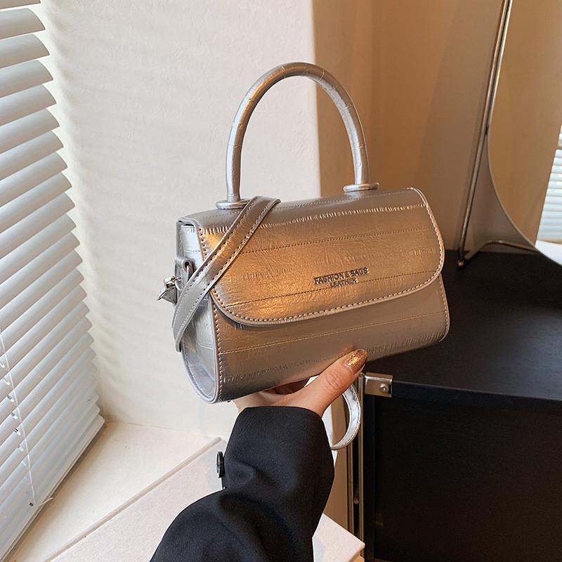 Trendy And Chic Women's Small Shoulder Bag Perfect For Casual Summer Outings In Multiple Colors