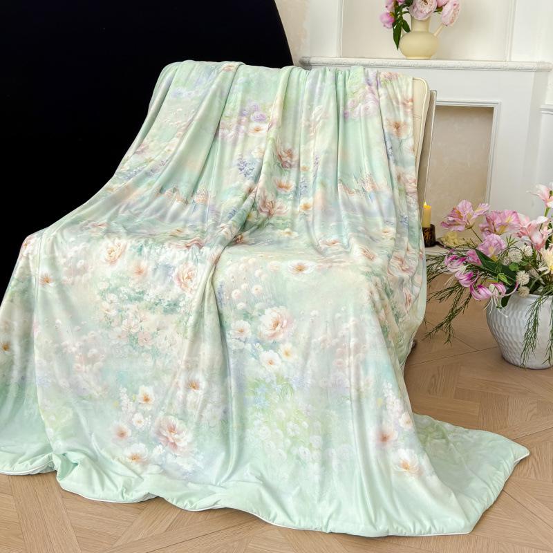 Summer Silk Quilt: Digital Print Floral Air Conditioning Comforter