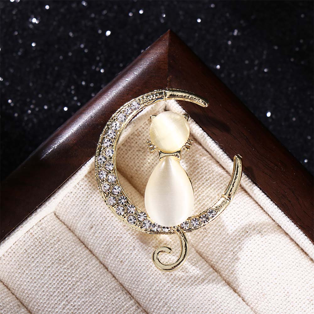 Clothes Accessories Opal Stone Design Sense Moon Cat Brooch Lapel Pins Women Brooch Corsage Brooch