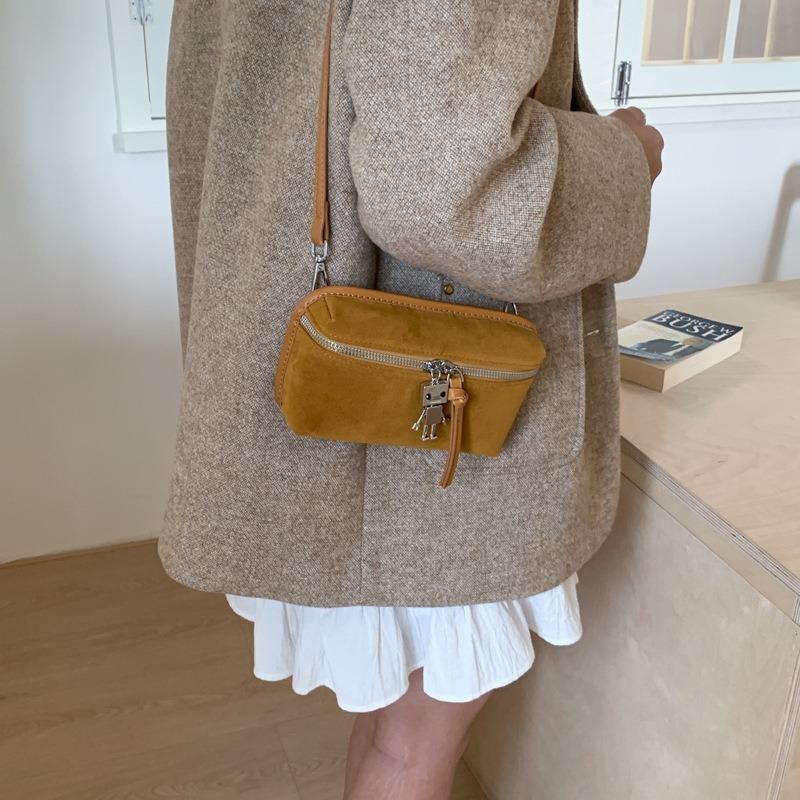 New autumn and winter fashion versatile cosmetic bag matte small square bag single shoulder oblique span bag storage box bag