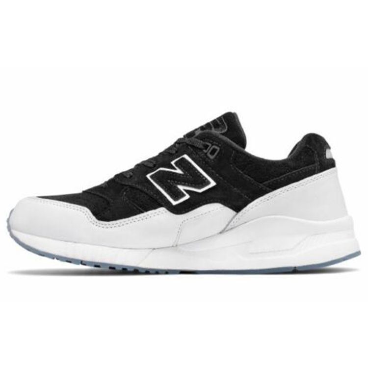 

Кроссовки унисекс замшевые New Balance 530 черно-белые M530CBA
