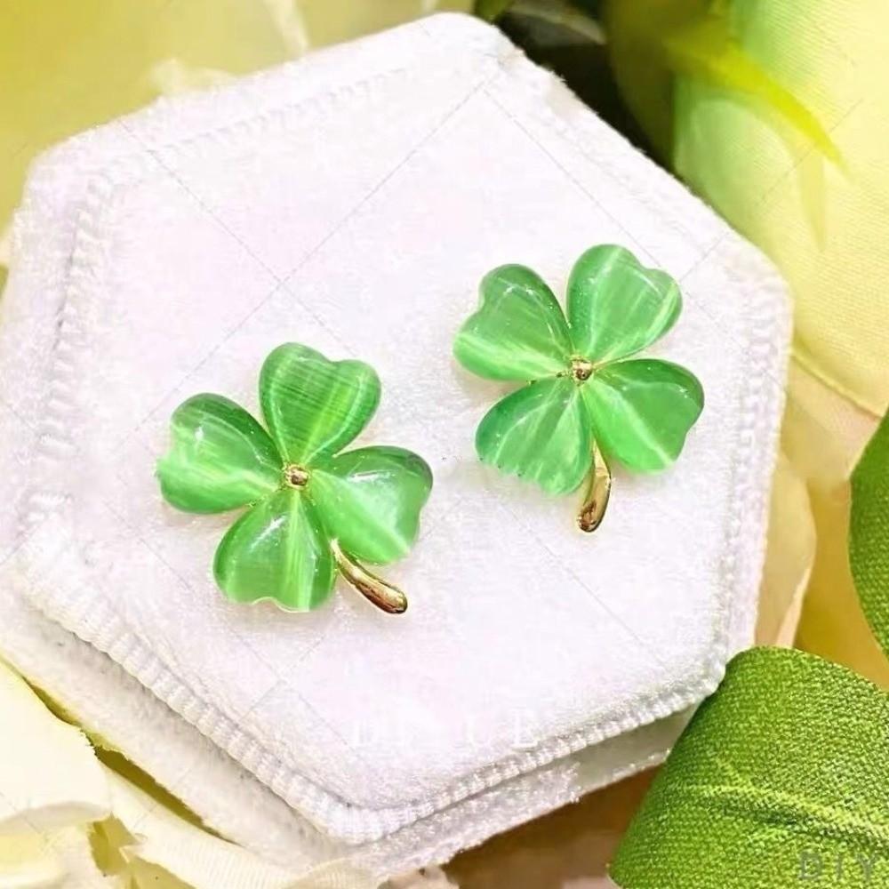 Cute Cat's Eye Stone Ear Stud Simple Friendship Earrings Four-leaf Clover Earrings  Women