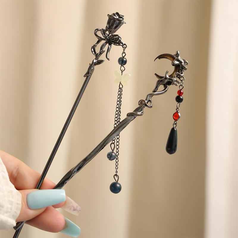 Épingle à cheveux style néo-chinois luxe léger métal rose lune élément papillon bâton à cheveux pour femmes Hanfu jupe à visage de cheval épingle à cheveux