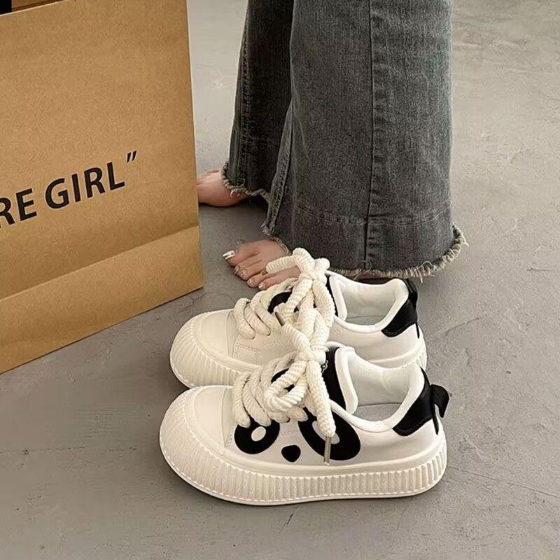 

Повседневная платформа, женские осенние новые нишевые туфли на доске с круглым носком, милые уродливые туфли с большой головой, туфли-печенье, маленькие белые туфли 40