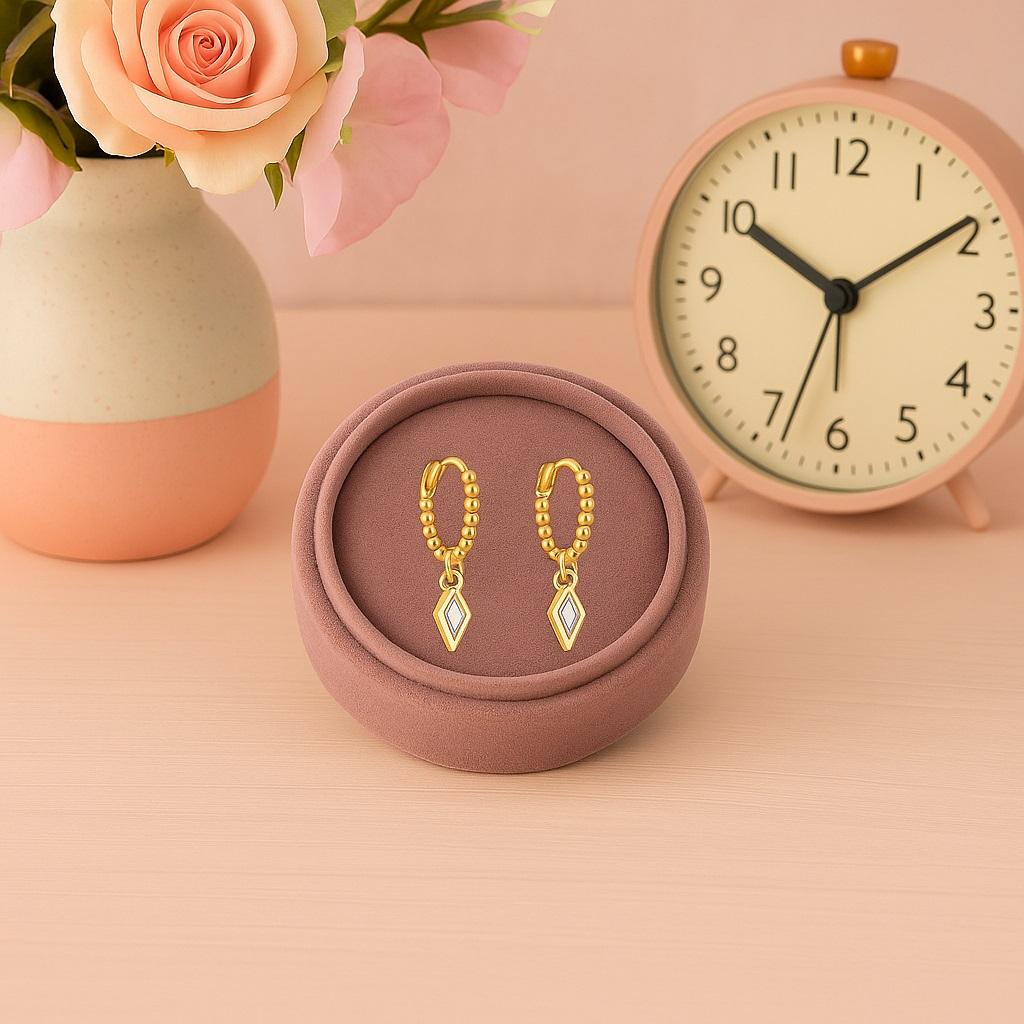 Geometrische Hänge-Creolen mit Perlen - 925er Sterlingsilber, Gold plattiert