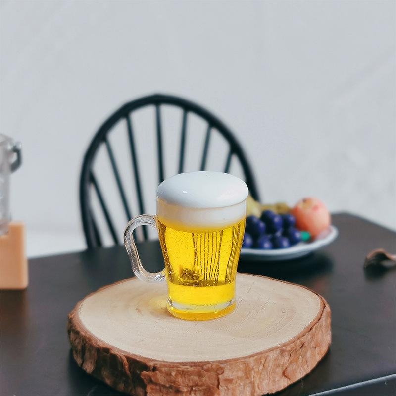 

1/12 кукольный домик имитация мини пивной кружки модель кукольный дом пивные напитки бар сцена декор игрушка кукольный домик аксессуары ролевые игры игрушка