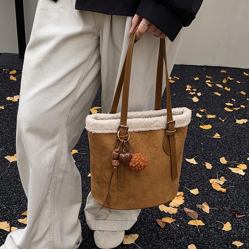 Winter Faux Suede Women's Bucket Shoulder Bags Vintage Plush Ladies Underarm Bags Casual Large Capacity Female Purse Handbags