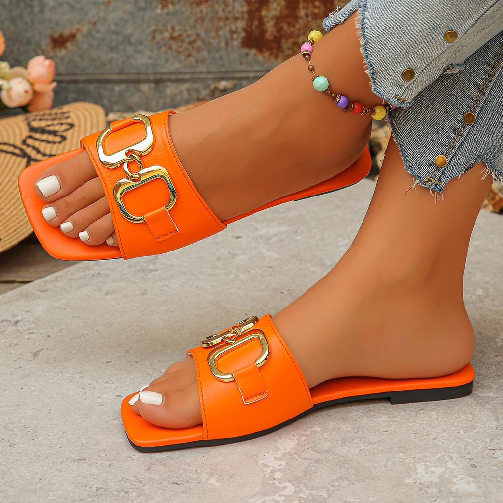 Fashion New Women's Flat Slippers Summer Roman Fashion Designer Metal Decorative Soft-soled Beach Non-slip Slippers Zapatos Mujer