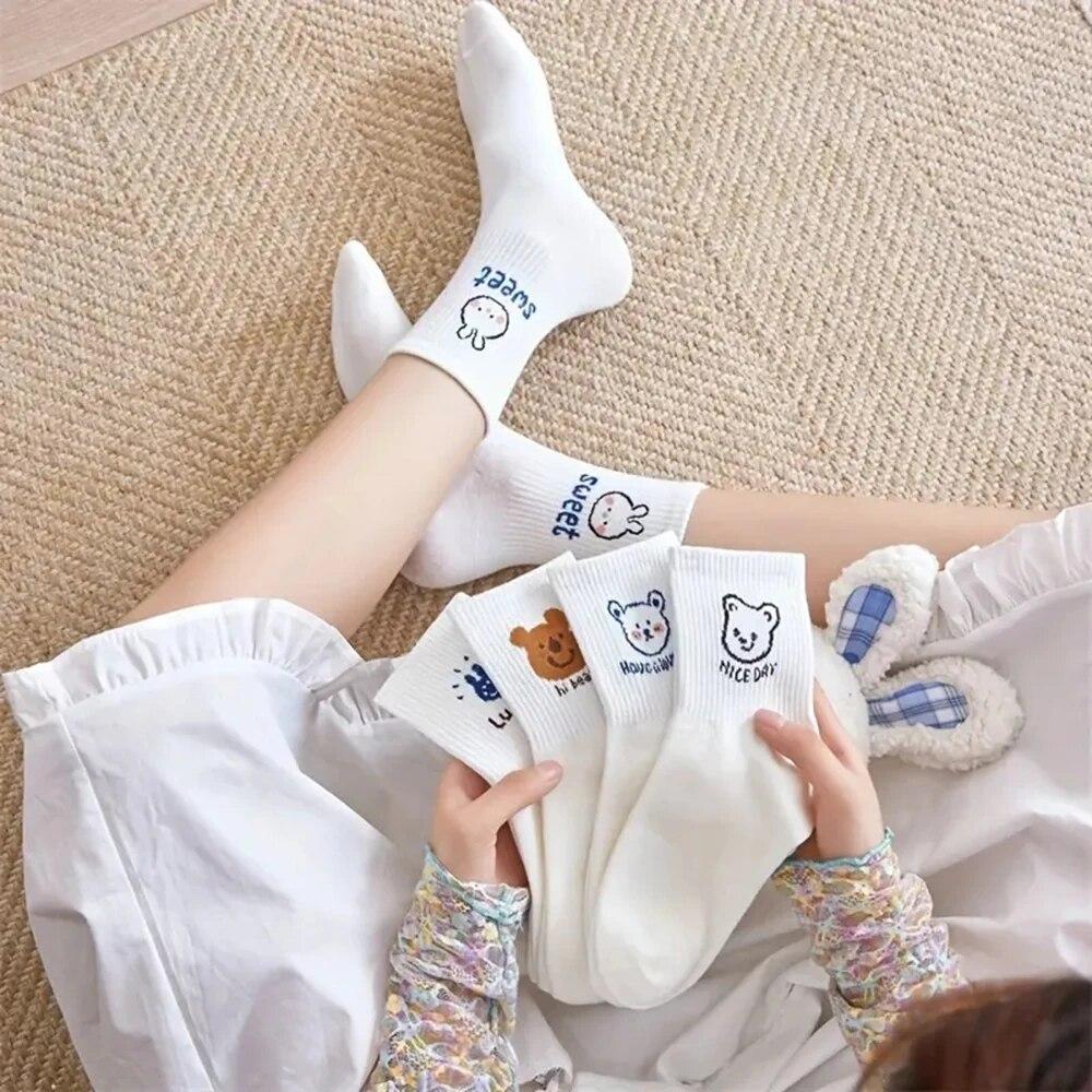 5 Pairs Women's Mid Length Socks Cute Cartoon Bear Short Socks Autumn Winter Comfortable Breathable Versatile Girl Ankle Socks
