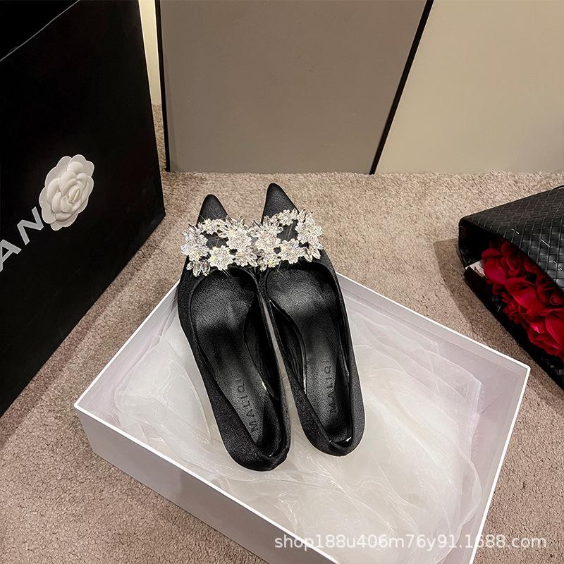 

[Spot] Black high heels, high-end sense, professional temperament, Muse fan with dress, not tired feet, thin heels, single shoes 33