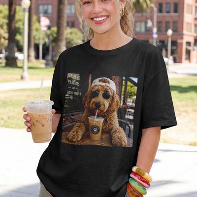 Tricou Goldendoodle Bând Cafea cu Gheață, Cadou Iubitor de Câini, Tricou Câine Cafea, Cadou Stăpân de Animale de Companie Comfort Colors®