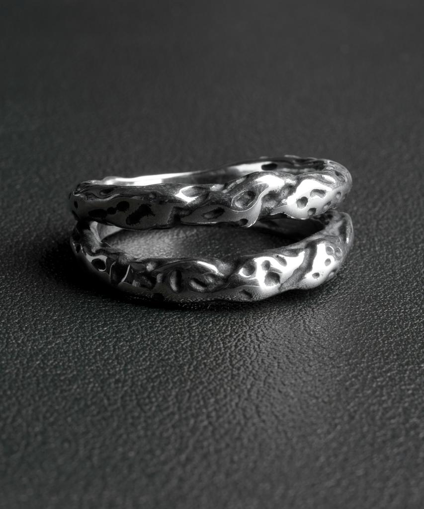 Button Seoul Distressed Rock Cross Ring