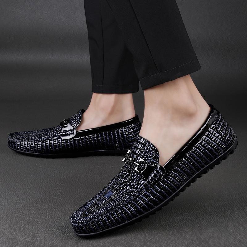 Men's Shoes One Pedal Doudou Shoes Overalls Snake Pattern Embossed Leather Cowhide Flat-bottomed Driving Shoes Casual Leather Shoes