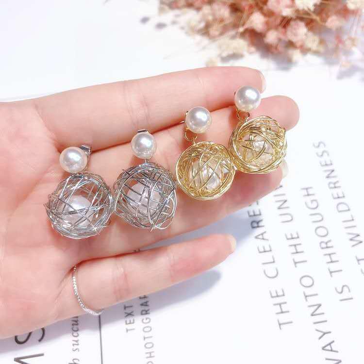 

Korean 925 Silver Hollow Ball Pearl Stud Earrings for Women B814 серебряный