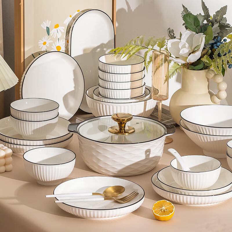 Mo De Lanka Ceramic Dinnerware Set for 4 (22-Piece Gift Set)