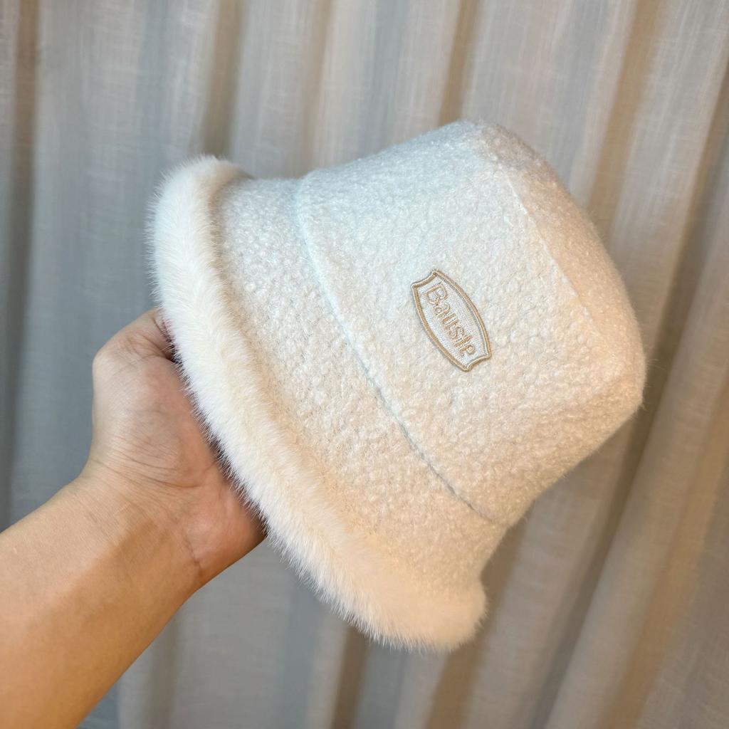 Japanese Autumn and Winter New Style Embroidered Letter Fisherman Hat Warm and Thickened Raw Edge Design Face Showing Small Bucket Hat for Women