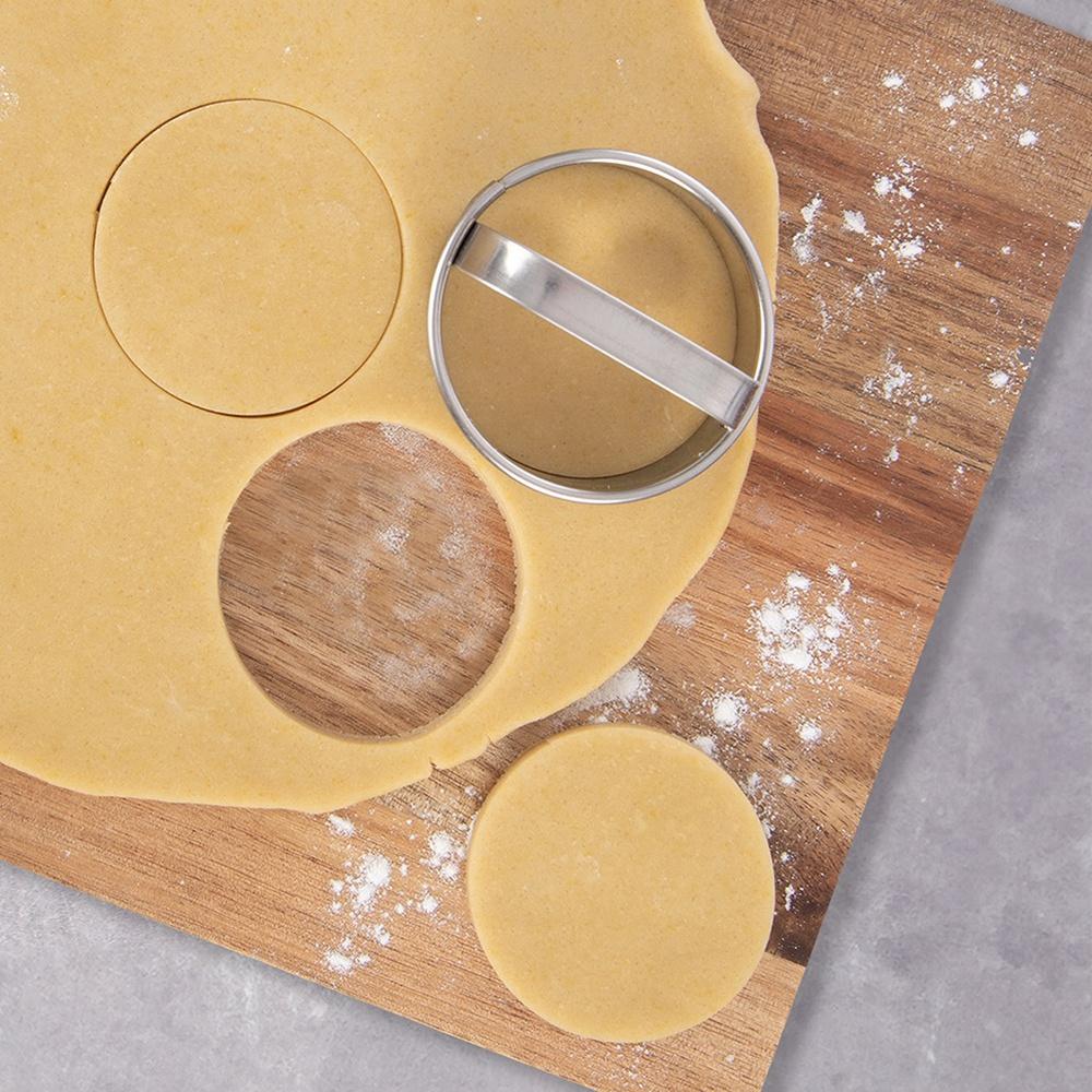 Steel cutter for cutting dumplings, doughnuts and cookies