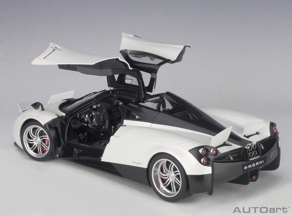 AUTOart Pagani Huayra white 1/12