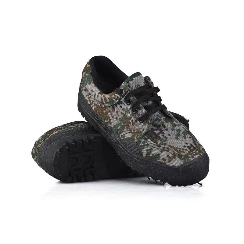 

Unisex Rubber Shoes for Autumn/Winter: Ideal for Outdoor, Military, or Construction Use 43 камуфляжный