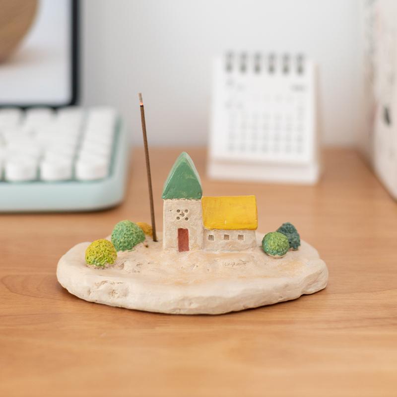 1Pcs House Shaped Incense Holder Cabin Burner Holiday Tabletop Decorations for Home Kitchen Office Tray Cute Atmosphere