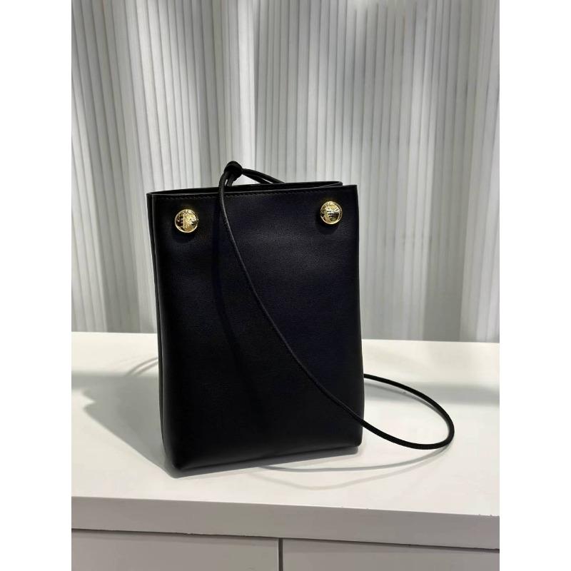

Early spring new minimalist mobile phone bag women s leather messenger small square bag soft cowhide small bag fashion casual shoulder bag 18*22.5*6.5cm чорний