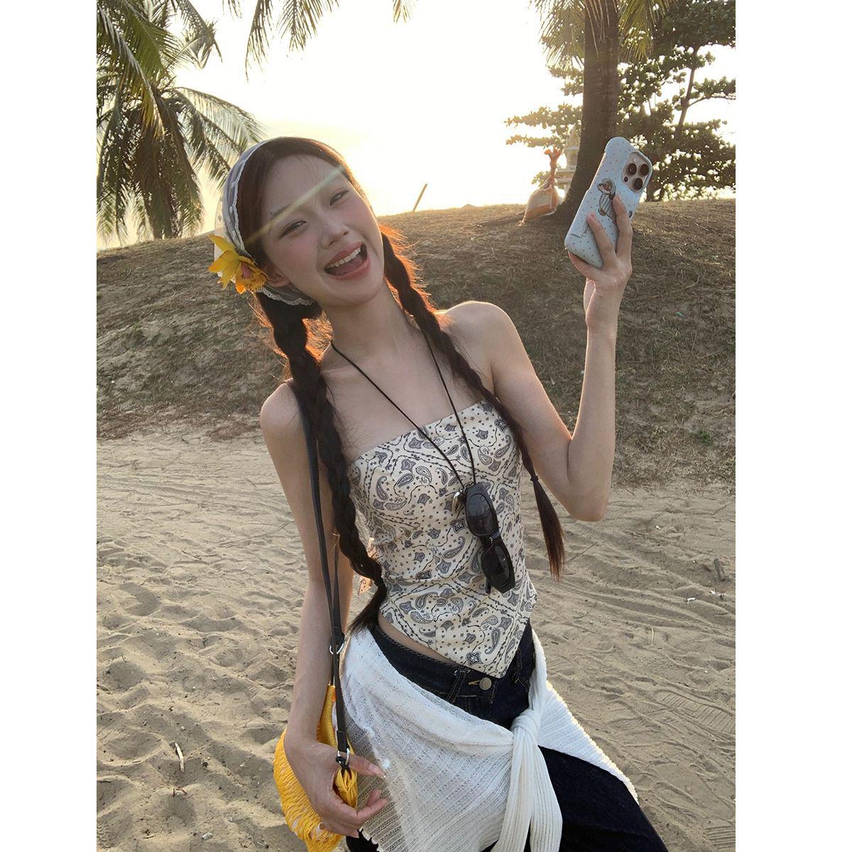 

Женский милый и пикантный приталенный танк-бандо без рукавов с нерегулярным дизайном в виде цветка кешью Medium