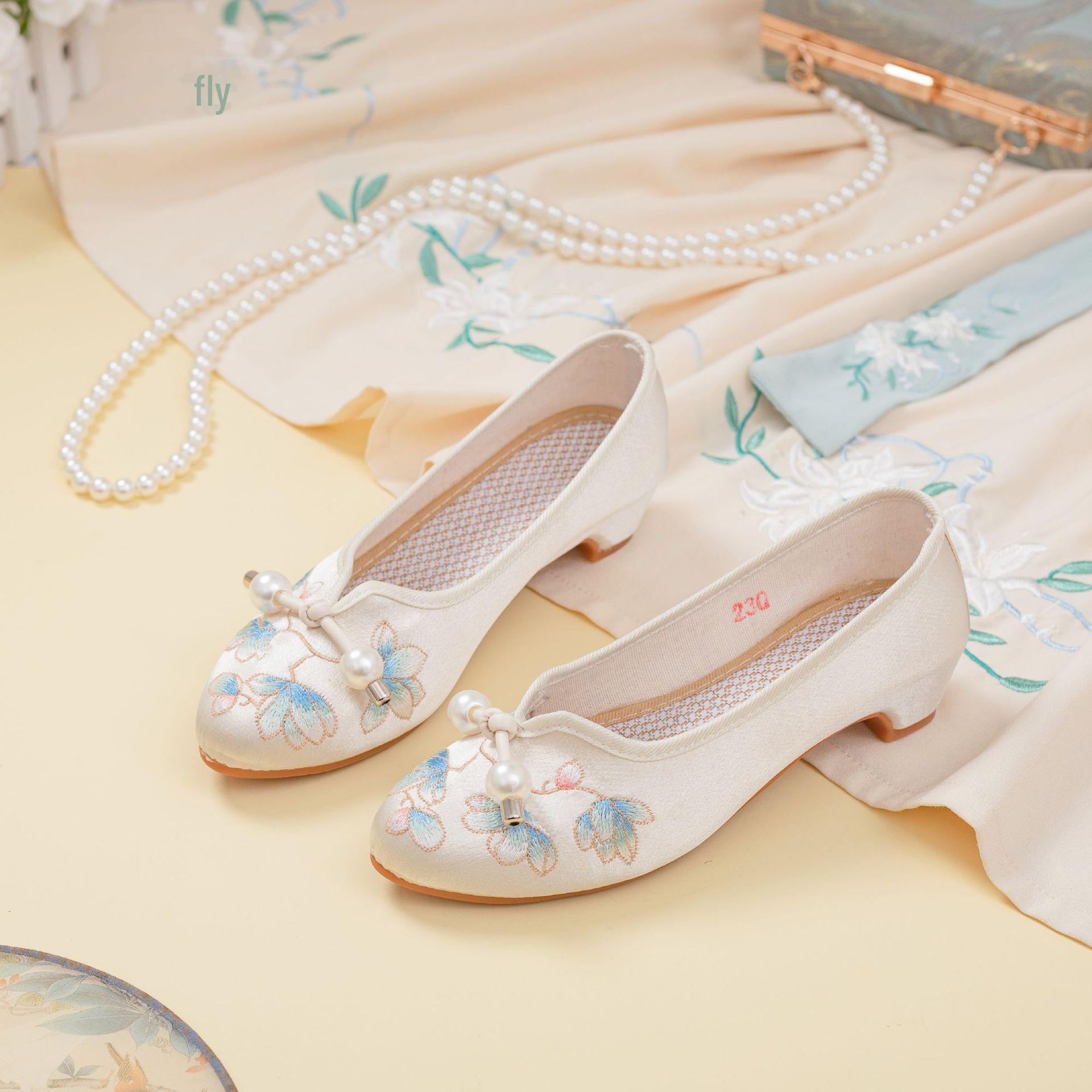 

Женские летние вышитые туфли на низком каблуке: Туфли-чеонгсам в этническом стиле из пекинской ткани с ретро-заостренным носком 37