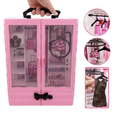 Rosa Kleiderschrank mit 10 Kleiderbügeln Spielset Puppenzubehör Mode Spielzeug Ausklappbares Regal Tragbarer Schrank Geburtstags-Weihnachtsgeschenk