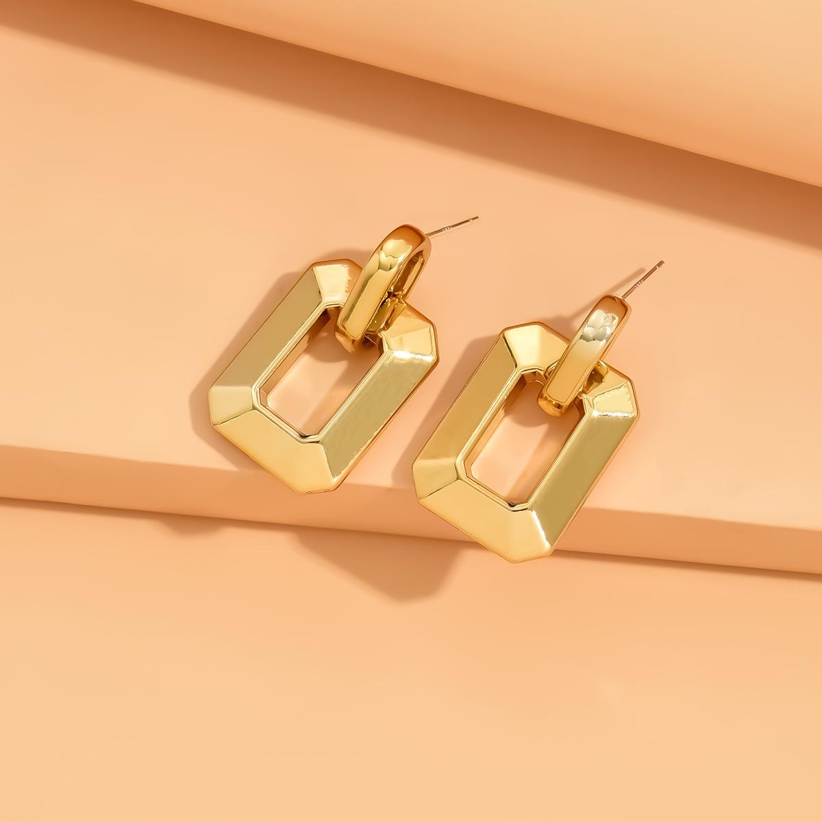 

Acrylic Matte Finish Earrings Lightweight Geometric Design Hypoallergenic Material Suitable for Daily Wear and Special Occasions One Size золотой