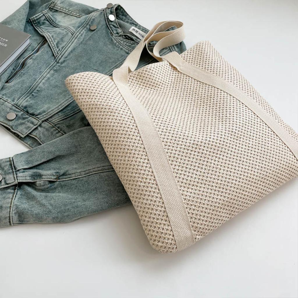 Women'S Woven Straw Beach Solid Color Tote Bag Lightweight Open Top With Tassel Charm For Vacation And Seaside Shoulder Bag