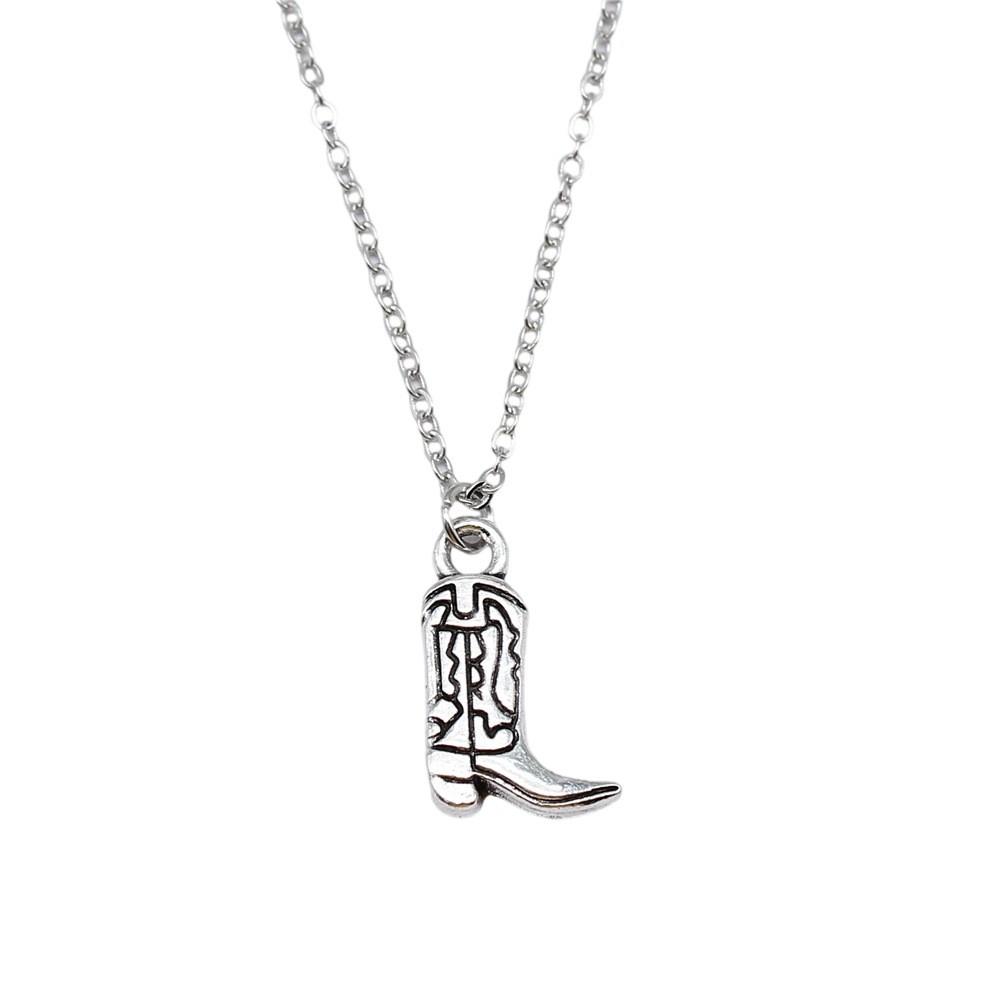 Hammered Horseshoe Pendant Necklace Western Cowboy Lucky Charm 40cm Short Chain