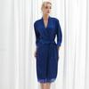 Elegantes Sommer-Bademantel mit Spitzenbesatz