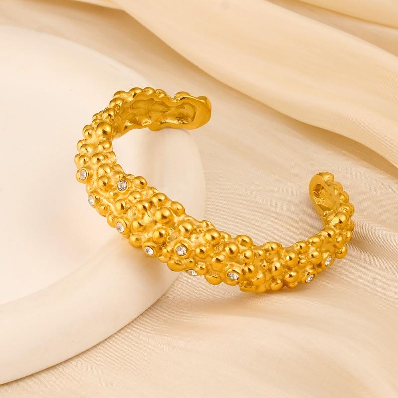 Crinkle zircon c-shape open bangle - 18k gold plated stainless steel, trendy and versatile jewelry