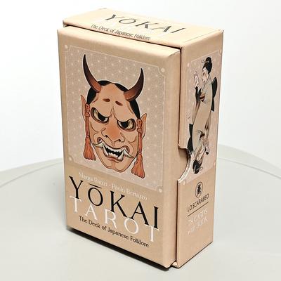 Yokai Tarotová Karta 78 ks karet 12*7cm Zakořeněná v japonském folklóru Tištěná na 350GSM embosovaném kartonu Balená v pevné krabičce