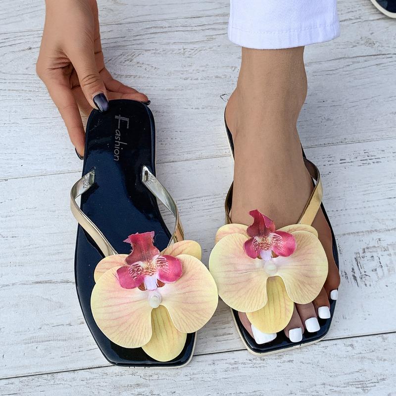 Women Slippers Summer Flip Flops with Petal Decorations Elegant Ladies Vocation Beach Flats Sandalias De Mujer Chaussures Femme