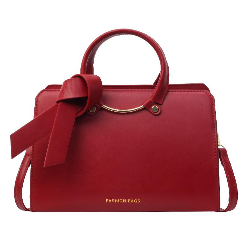 Wedding bag Textured bag Women's new messenger bag Large capacity commuting Red wedding bride portable shoulder bag