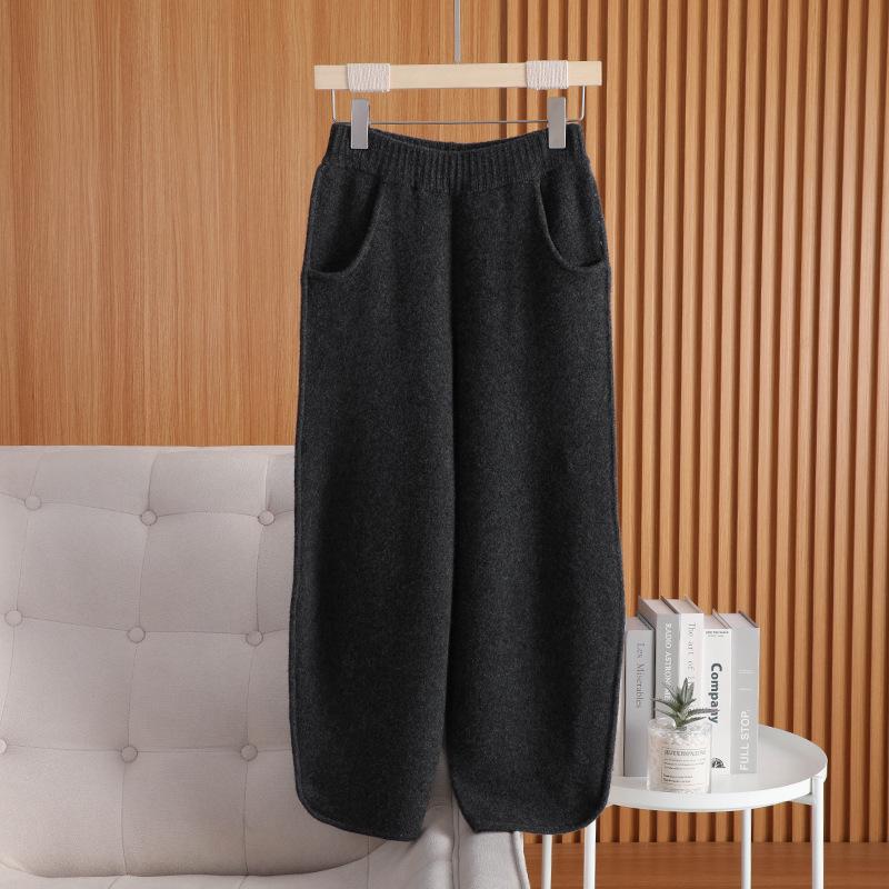 

2026 Autumn/Winter Women s High Waist Pure Wool Knit Pants - Solid Color, Loose, Versatile, Ruffle Design with Pockets. L