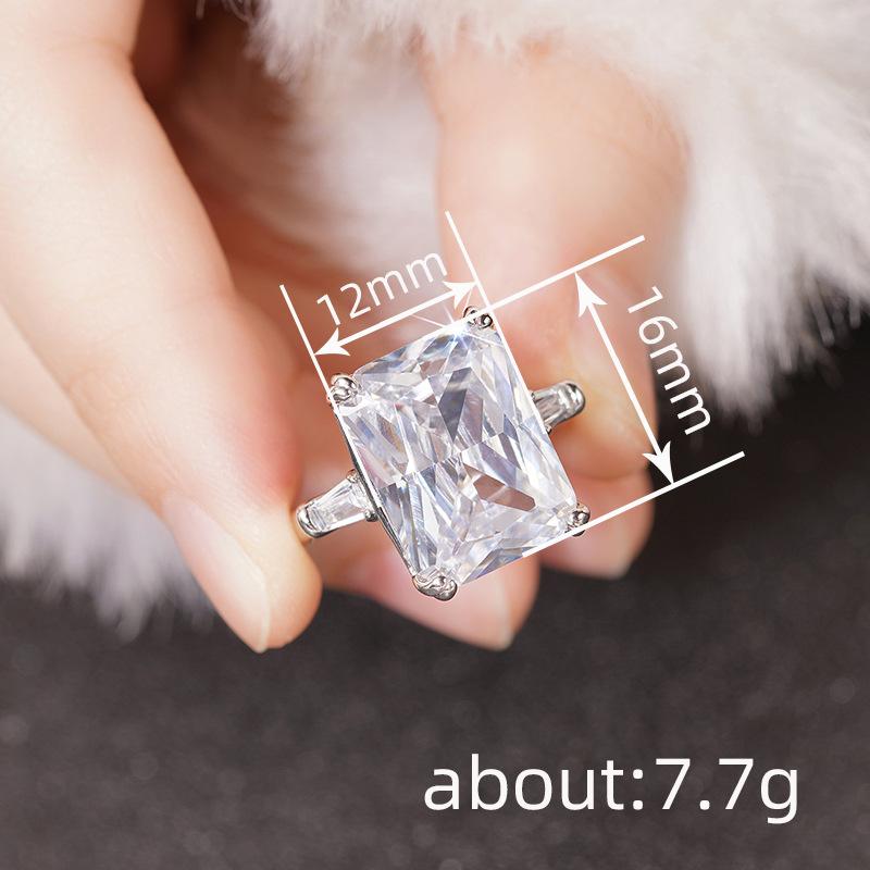 Viereckiger Ring mit geometrischem Design für Damen, leichtes Luxus-Verlobungs- und Hochzeitszubehör, personalisierte Mode
