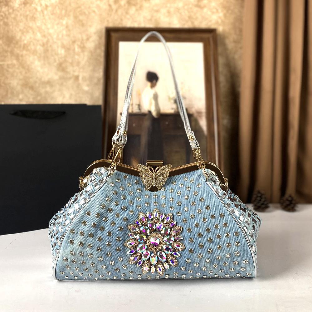 

2025 Новая Модная Сумка Кроссбоди Джинсовая Сумка Сумка на Плечо Зажим-Бабочка Инкрустированный Бриллиантами Вместительная Сумка светло-синий