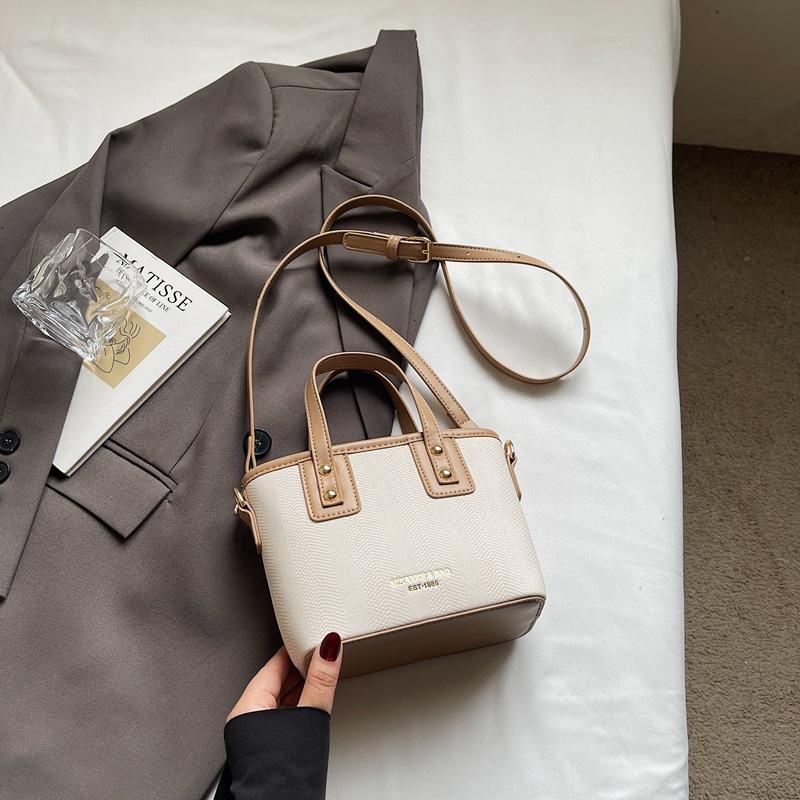 Popular Small Bag Women's Summer New Versatile Messenger Bag Portable Bucket Bag