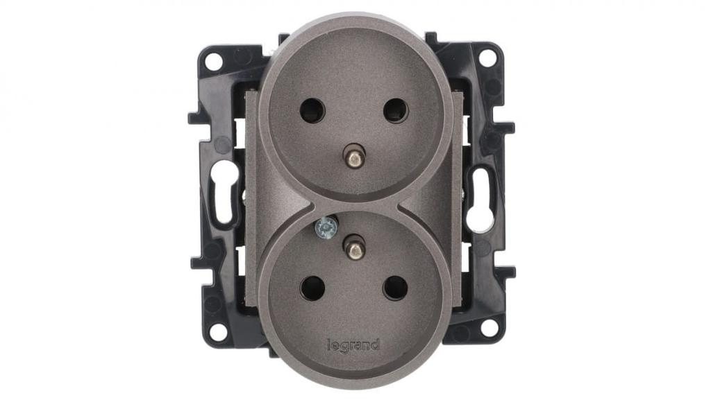 Niloe Step Double Power Socket 2X2P+Z For Multiple Frames, Screw Terminals, With Contact Shutter, Steel 863434