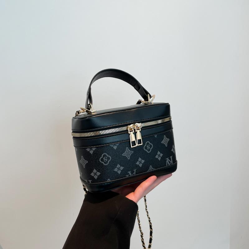 

Personalized printing rhombus indentation versatile fashion box bag women s casual high-end texture new cosmetic bag messenger bag чорний