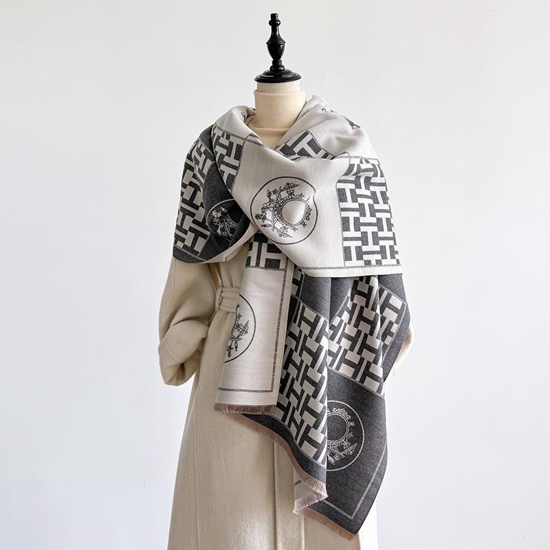 

Elegant Heart Pattern Scarf Imitation Cashmere Soft Warm Versatile Shawl Coldproof Windproof Blanket Scarf For Autumn Winter