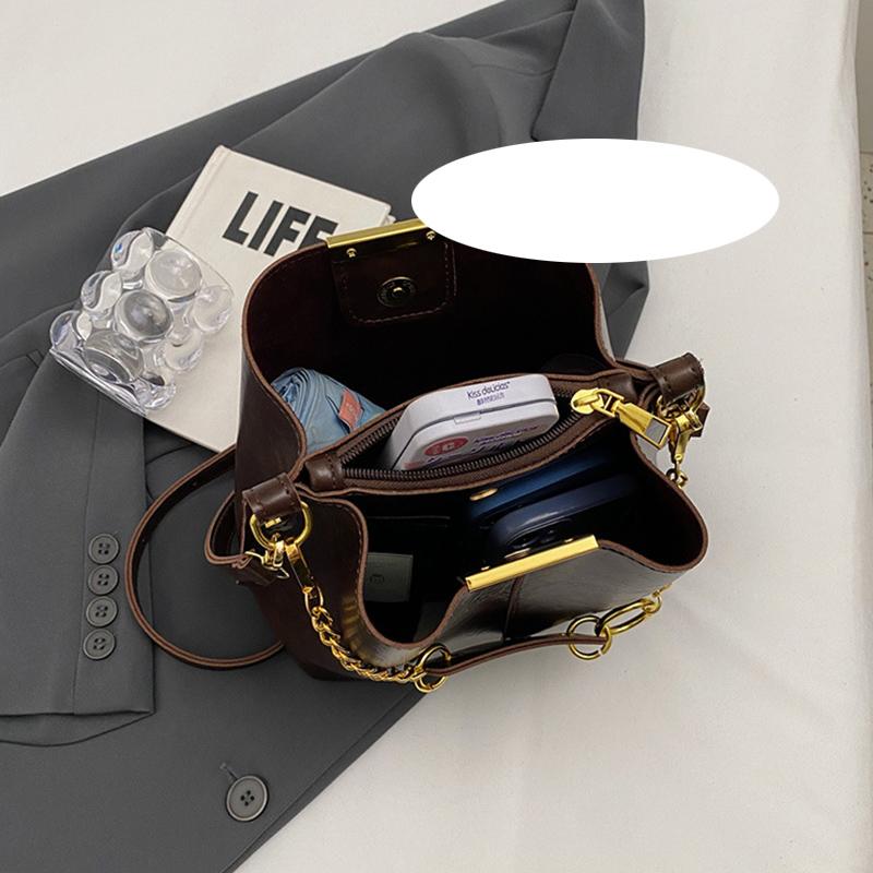 Mode Kvinnor Läder Handväska Dam 2025 Lyxig Designer High-end Textur All-match Crossbody Axelväska Retro Pendlar Messenger Bag