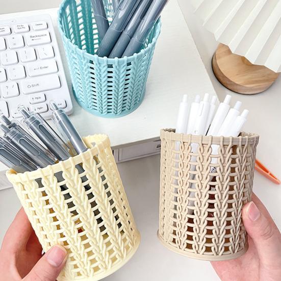 DYS Imitation Rattan Pen Holder, Round Hollow Desk Organizer, Large Capacity Pencil Cup for Pens Pencils Makeup Brushes, Nordic Office Home Decor