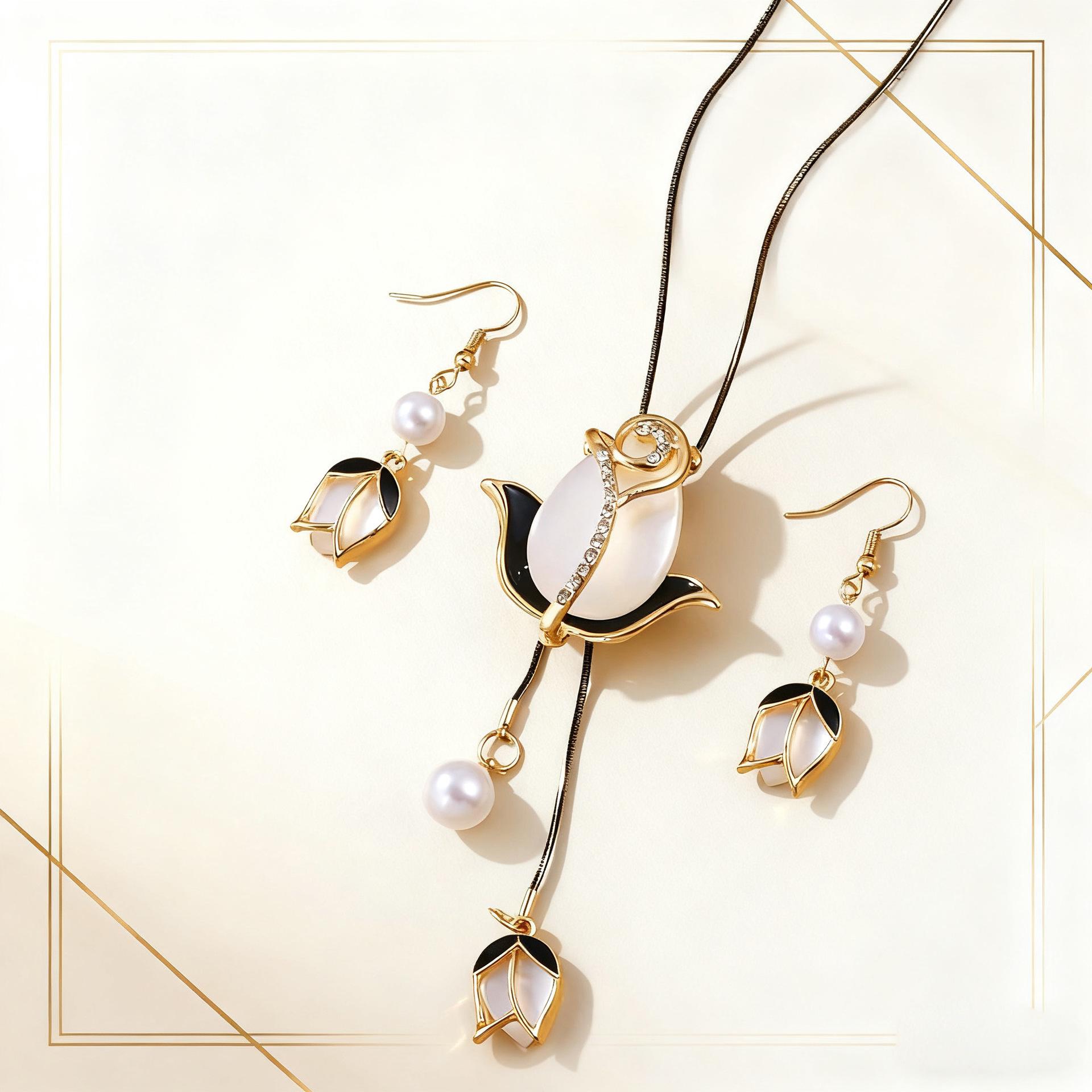 

Fashion exquisite tulip necklace earrings jewelry set versatile personality high sense niche design білий