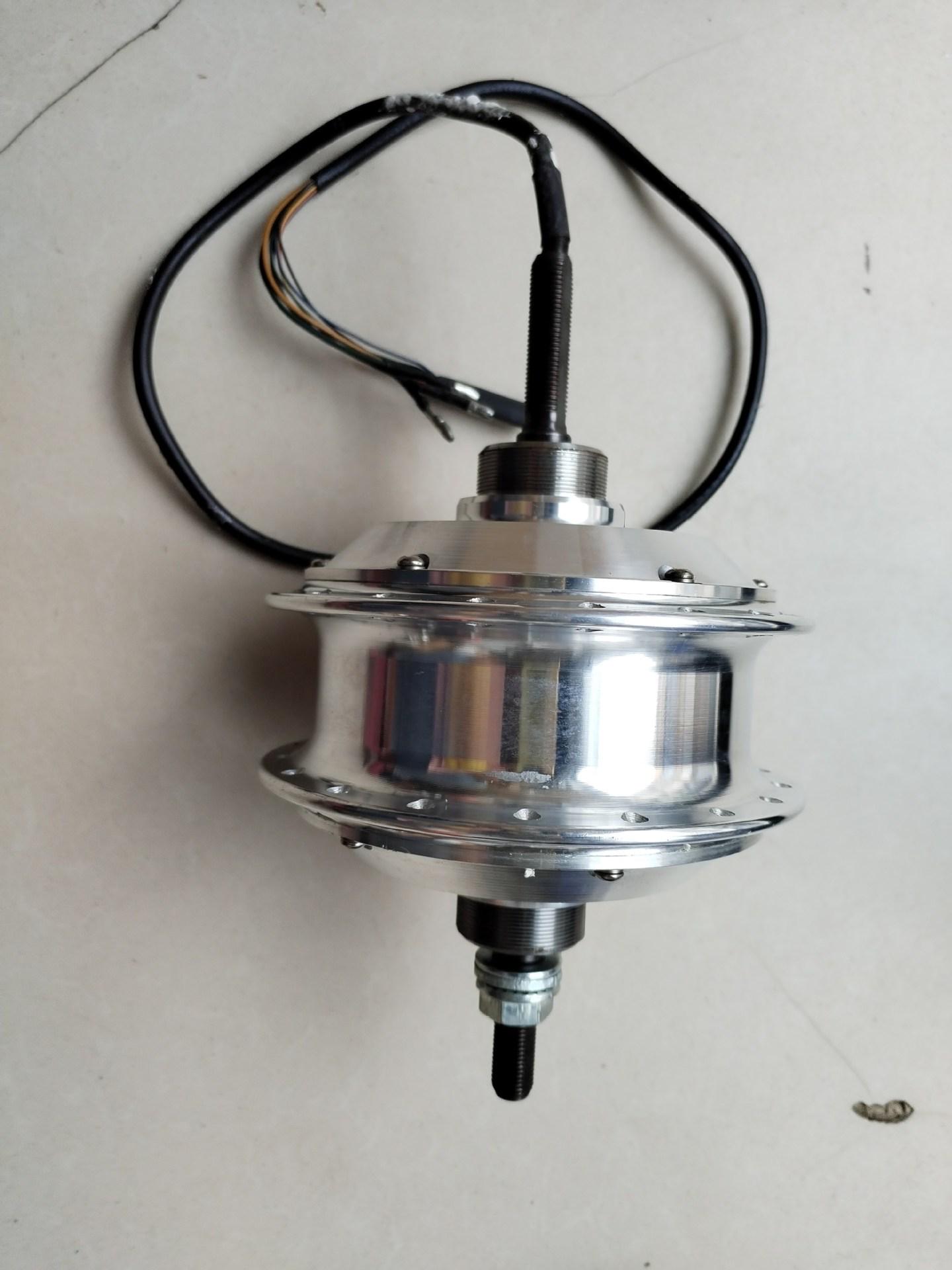 Бесколлекторный мотор-колесо заднее с внутренним фривилом, 36/48В, без сопротивления, с двойной резьбой.